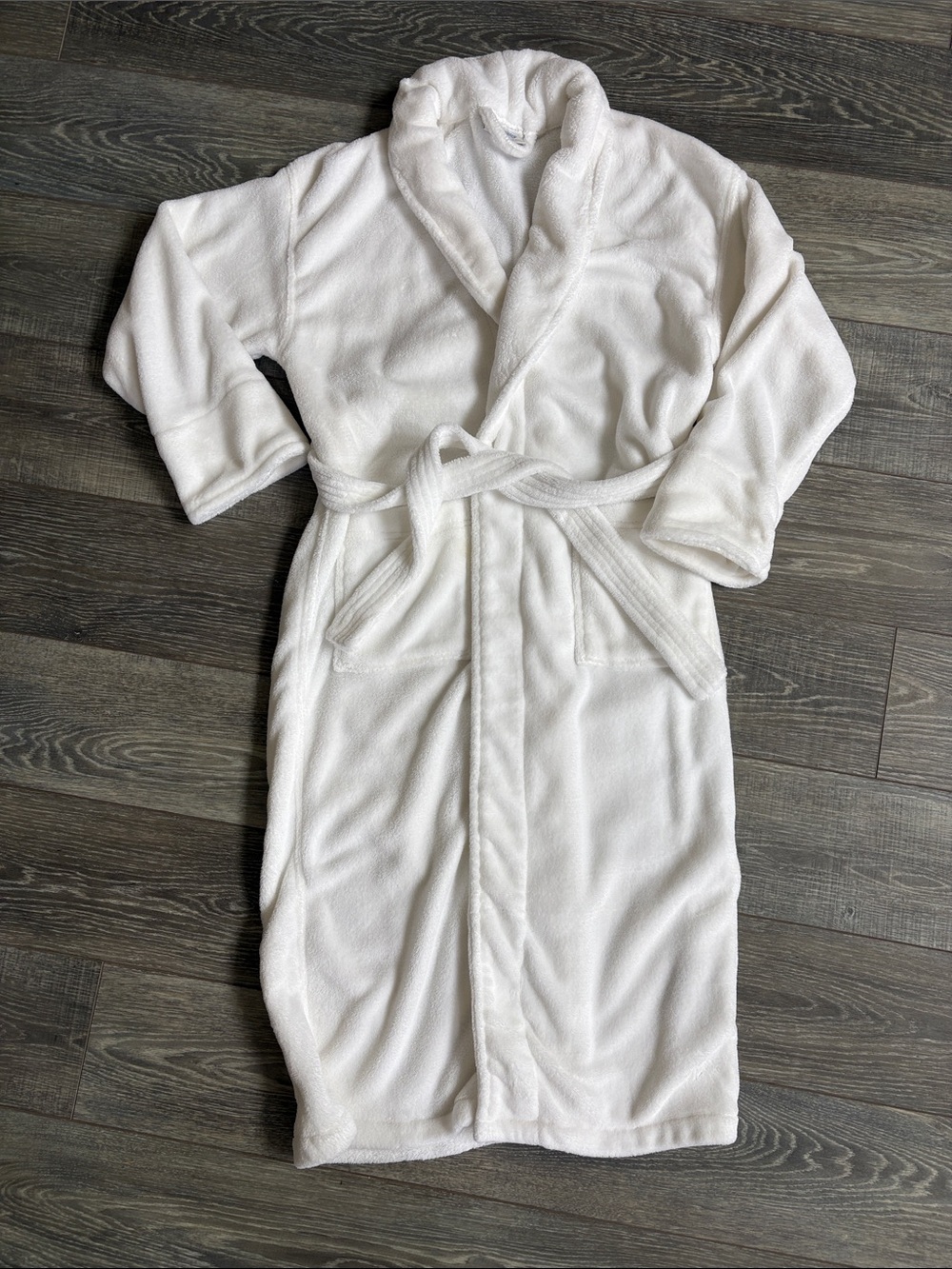 Classic White Shawl Collar Women's Robe - Soft Plush Bathrobe